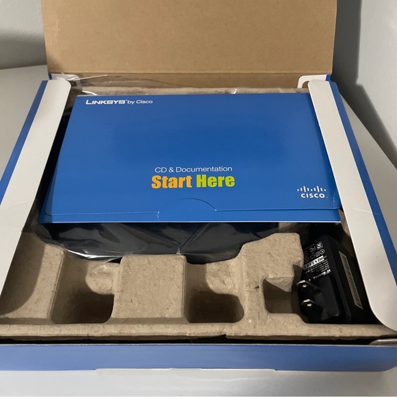 Linksys DIR-890L/R 54 Mbps 4-Port 10/100 Wireless G Router (WRT54G2) - Picture 2 of 8